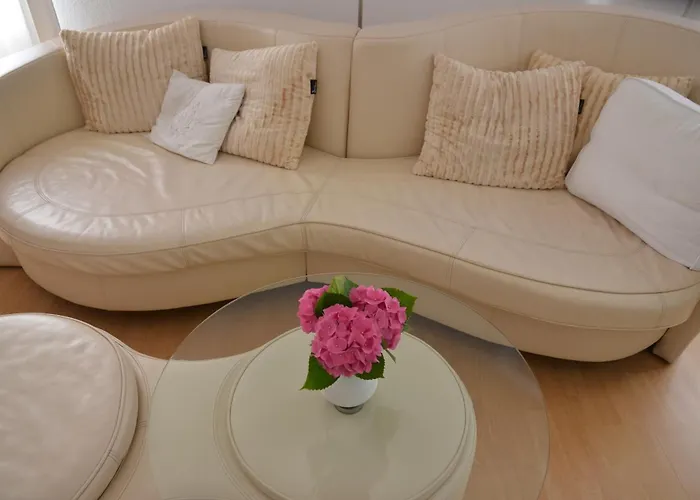 Am Oranienpark Im Kurviertel *