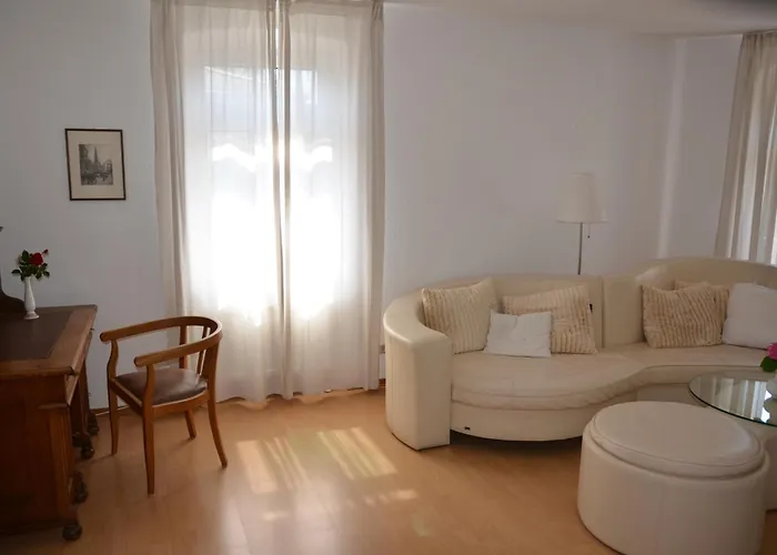 Am Oranienpark Im Kurviertel 바트크로이즈나흐